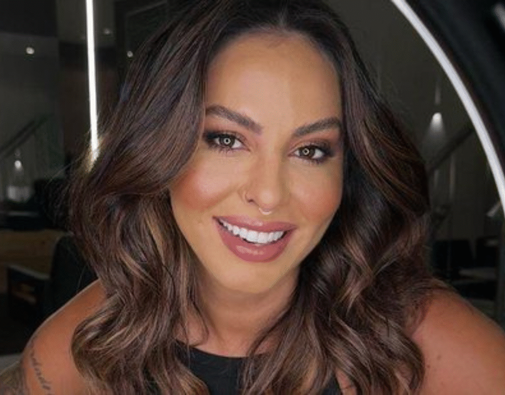 Massagem Tântrica: Veja o Relato de 10 Mulheres Famosas que já Viveram essa Experiência 5 Alinne Rosa faz massagem tântrica